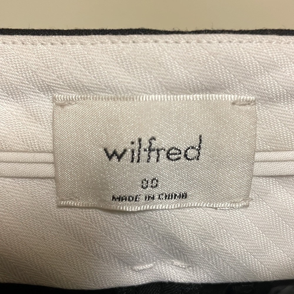 Aritzia Black Shorts - Picture 2 of 6